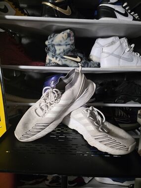 🔥 adidas Questar Ride Men's 11 Athletic Sneakers in White and Light Gray